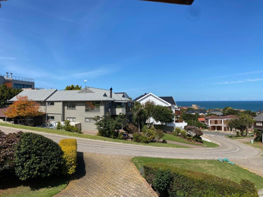 4 Bedroom Property for Sale in Outeniqua Strand Western Cape